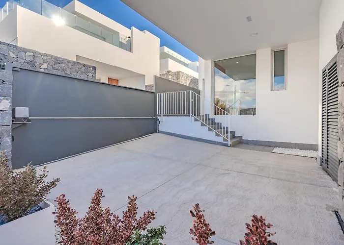 Estandar 4 - Casangular By Upper * أذيخي